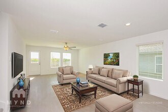 2749 Mistwood Dr in Fort Worth, TX - Foto de edificio - Building Photo