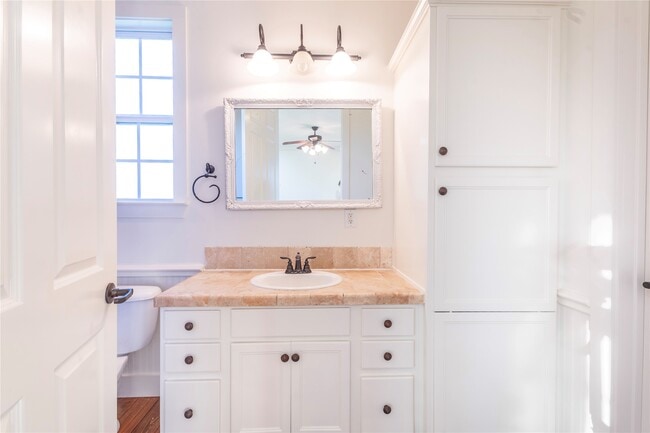 property at 3831 Meadow View Ln