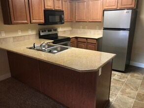 9851 W Rosecroft Ct in Boise, ID - Foto de edificio - Building Photo