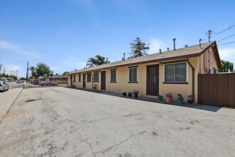 King's Court Apartment in Santa Clara, CA - Building Photo - Primary Photo