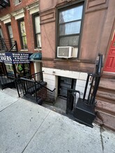 208 E 87th St in New York, NY - Building Photo - Building Photo