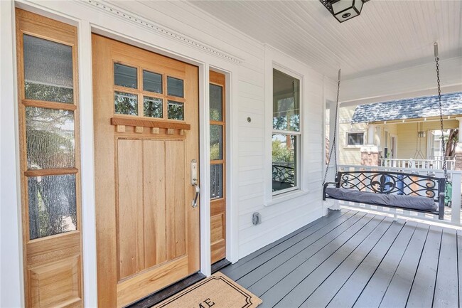 1194 San Bernard St in Austin, TX - Building Photo - Building Photo