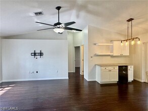 8137 Pelican Rd in Ft. Myers, FL - Building Photo - Building Photo