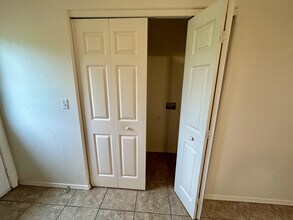 63030 E 285 Ct, Unit A in Grove, OK - Foto de edificio - Building Photo