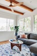 100 S Venice Blvd in Los Angeles, CA - Foto de edificio - Building Photo