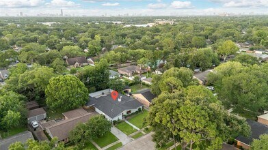 5754 Wigton Dr in Houston, TX - Building Photo - Building Photo