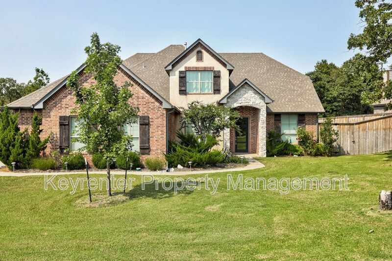 15121 SE 56th St in Choctaw, OK - Building Photo