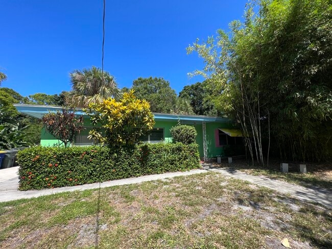 property at 1010 N 12th St