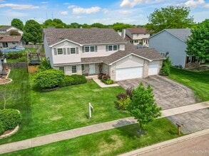 646 Otter Way in Oswego, IL - Building Photo - Building Photo