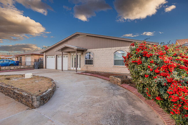 5728 Mackerel Ln in El Paso, TX - Building Photo - Building Photo