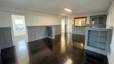 1661 W 36th Pl in Los Angeles, CA - Building Photo - Building Photo