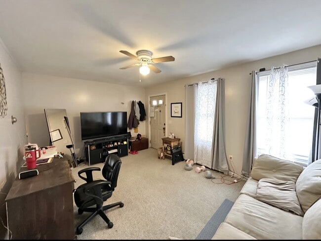 164 Mathewson St, Unit D in Griswold, CT - Building Photo - Building Photo