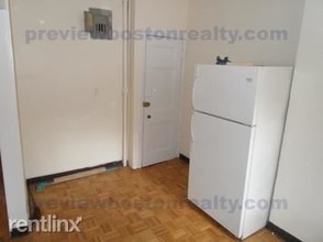 387 Harvard St-Unit -APT# 2-R in Brookline, MA - Building Photo - Building Photo