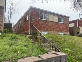 3434 Nebraska Ave, Unit Rear in St. Louis, MO - Building Photo