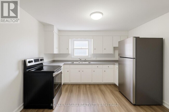 6523 Frederica St in Niagara Falls, ON - Building Photo - Building Photo