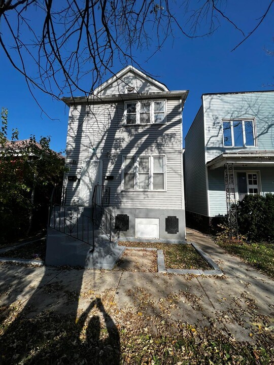 714 E 92nd Pl in Chicago, IL - Building Photo