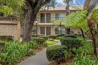 La Madera Apartments in Garden Grove, CA - Foto de edificio - Building Photo