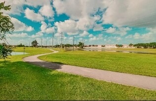 17720 NW 67th Ave in Hialeah, FL - Building Photo