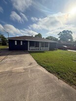 3738 Kenneth Ave in Groves, TX - Building Photo