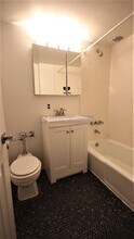 163 W 73rd St in New York, NY - Building Photo - Building Photo