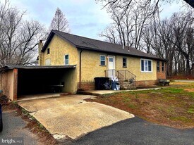 1063 Tanyard Rd in Deptford, NJ - Building Photo