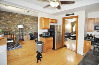 1016 N Campbell Ave in Chicago, IL - Building Photo - Building Photo