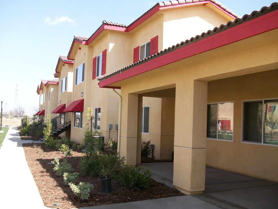 Di Giorgio Family Apartments in Lamont, CA - Building Photo