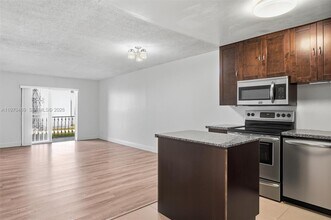 3001 SW 2nd St in Miami, FL - Building Photo - Building Photo