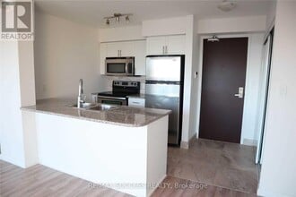 208-2208 Enfield Pl in Mississauga, ON - Building Photo - Building Photo