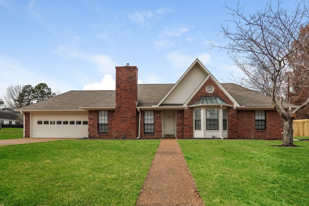 7159 Eastover Blvd in Olive Branch, MS - Building Photo