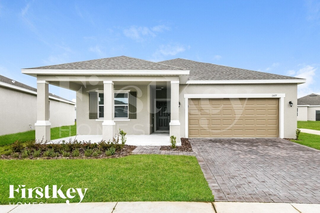 1577 Isleta Lp in Kissimmee, FL - Building Photo