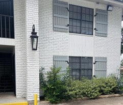 1103 Hodges St in Lake Charles, LA - Building Photo