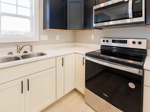 8311 S Prestwick Dr in Newberry, IN - Foto de edificio - Building Photo