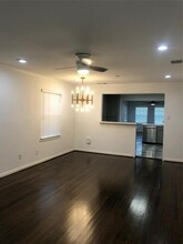 1402 Chamboard Ln in Houston, TX - Building Photo - Building Photo