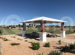 921 E Ladbroke Way in Gilbert, AZ - Building Photo - Building Photo