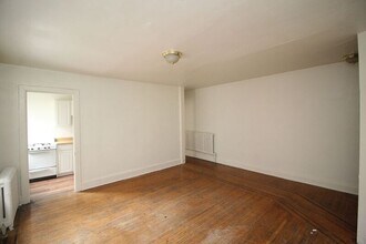 932 N Charles St in Baltimore, MD - Building Photo - Building Photo