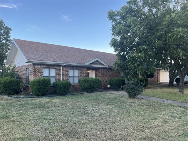 property at 624 Fort Worth St