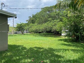 2215 Adams St in Hollywood, FL - Building Photo - Building Photo