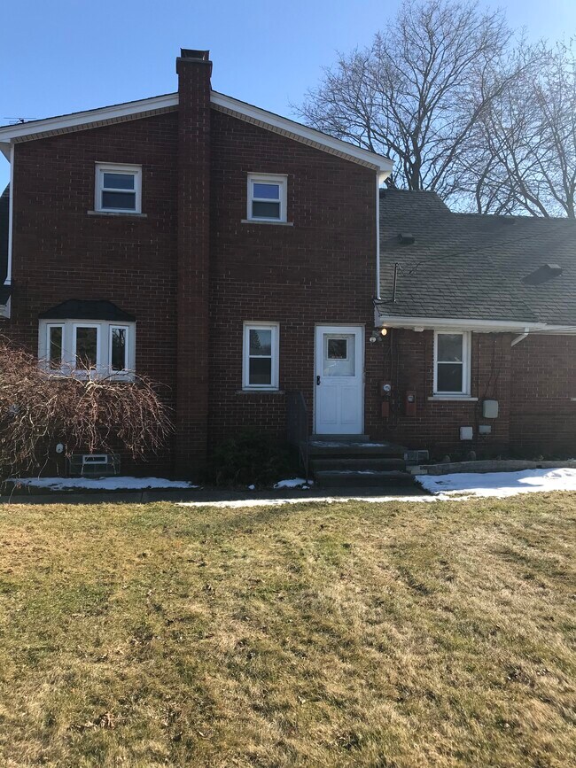 22031 Lester St in Clinton Township, MI - Building Photo - Building Photo