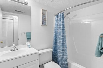 308 Miracle Strip Pkwy SW in Fort Walton Beach, FL - Building Photo - Building Photo