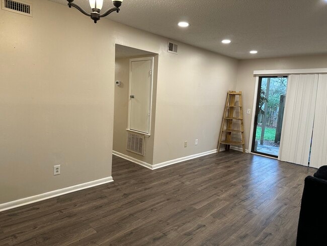 3156 Heathstead Pl, Unit E in Charlotte, NC - Foto de edificio - Building Photo