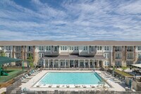 Green Oaks Apartments photo'