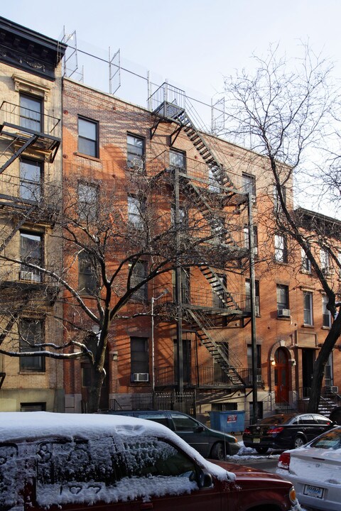 309-311 E 6th St in New York, NY - Building Photo