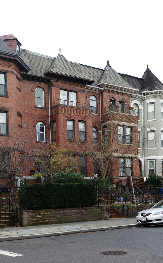 1302 Fairmont St NW in Washington, DC - Building Photo - Building Photo