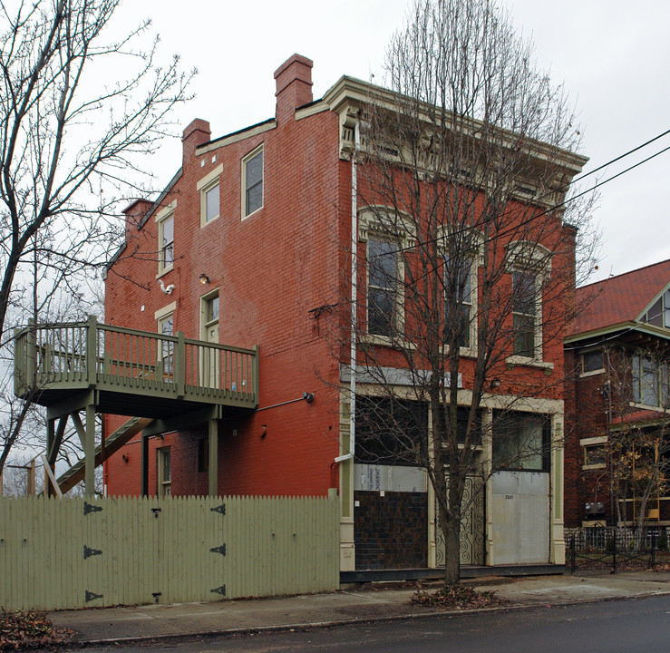 2365 W McMicken Ave in Cincinnati, OH - Building Photo