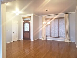 8000 Pleasant Oaks Dr in Edmond, OK - Building Photo - Building Photo