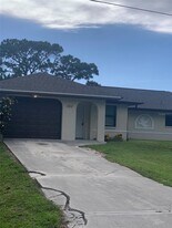 11452 Oceanspray Blvd in Englewood, FL - Building Photo