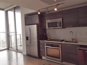 151 SE 1st St, Unit 2604 in Miami, FL - Building Photo - Building Photo
