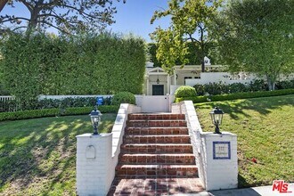 111 S Glenroy Ave in Los Angeles, CA - Building Photo - Building Photo