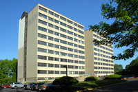 Pond Run Housing (62+) in Trenton, NJ - Foto de edificio - Building Photo